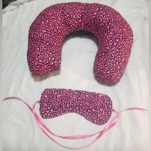 NWT Handcrafted 2 PC Fushia Leopard Print Fabric Neck Pillow and Sleep Mask Set.